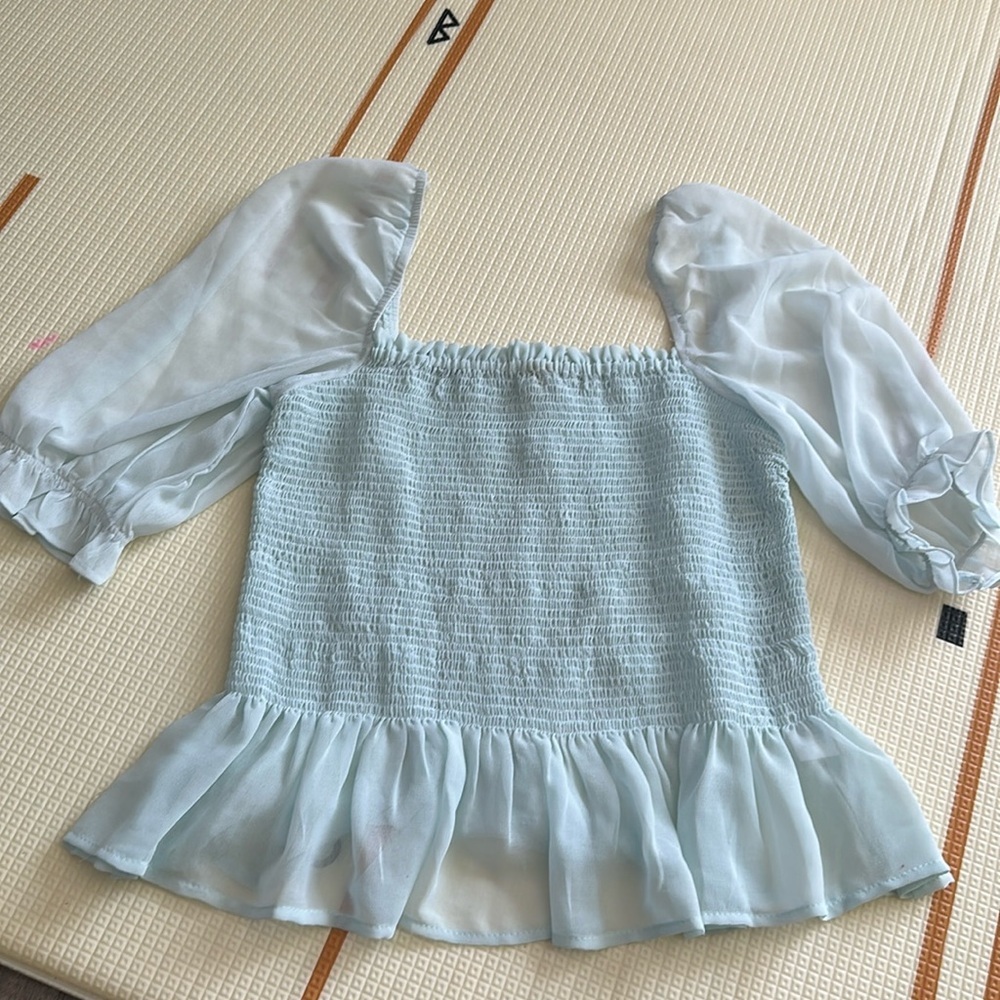 Design lab Baby Blue Ruffle Top. New